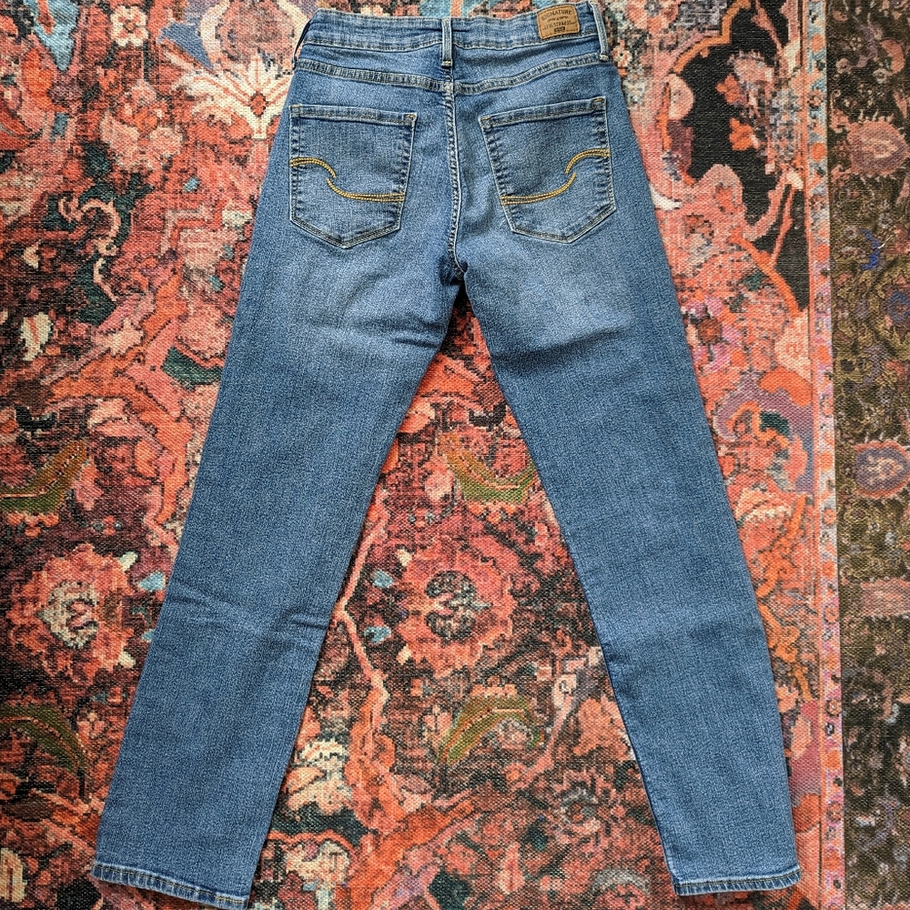 Signature by Levi Strauss Mid-rise Straight Jeans